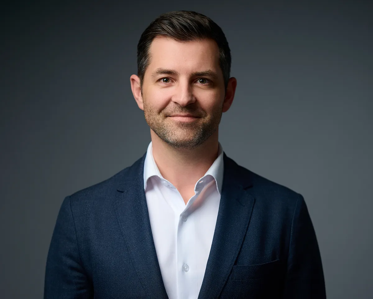 Professional corporate headshot by Kemp Photography