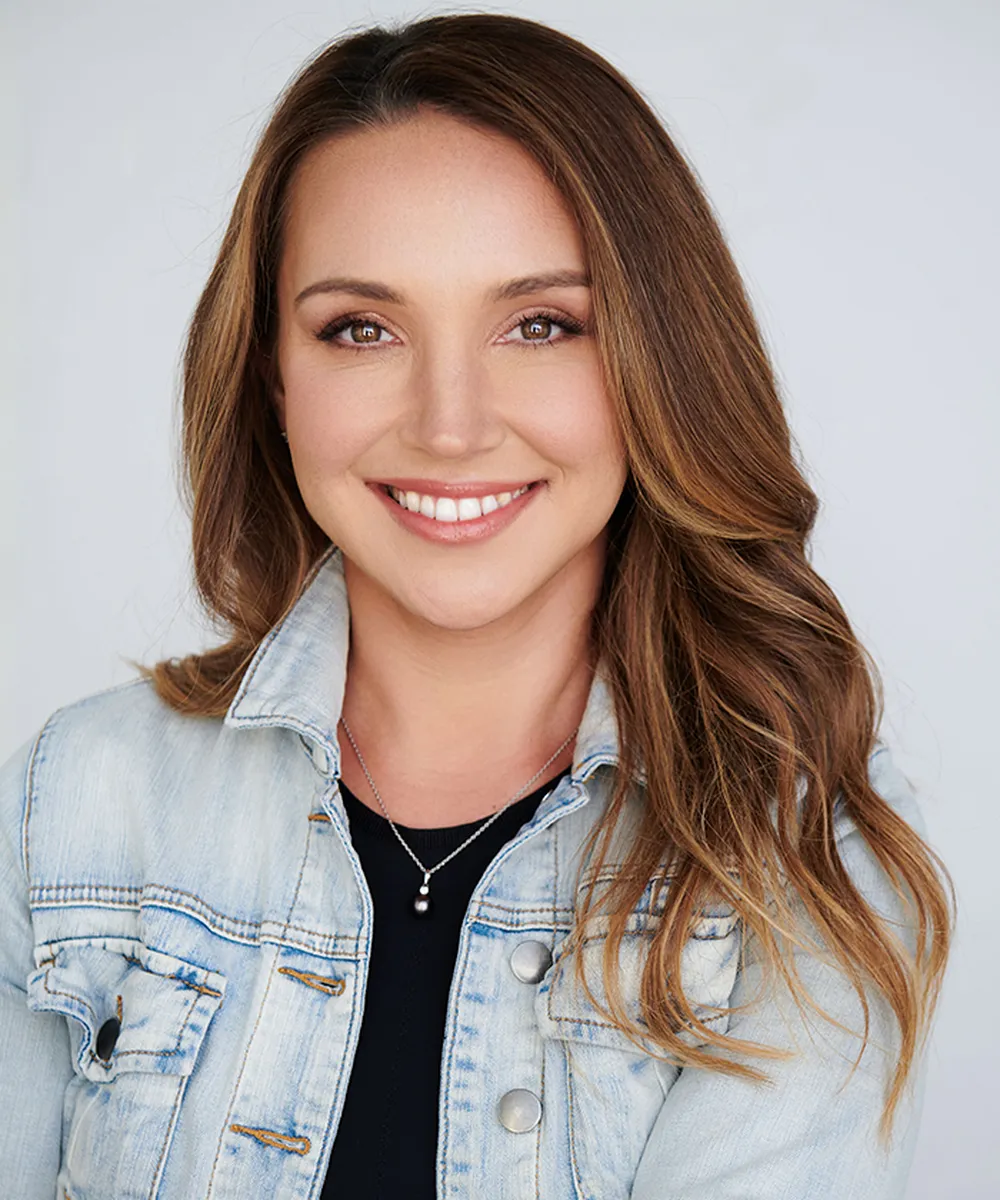 Professional corporate headshot by Kemp Photography